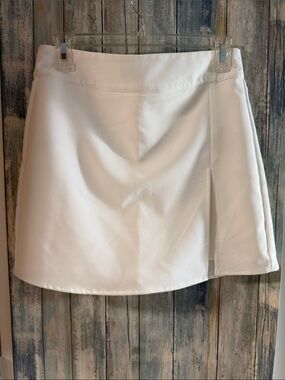HAVE LA : EUC Women’s White Skort